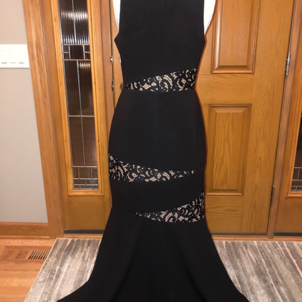 BCBGMAXAZRIA Black gown - Size 12 - Picture 8 of 8